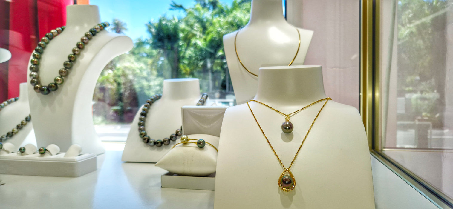 Collier de Perles Noires - élégance intemporelle
