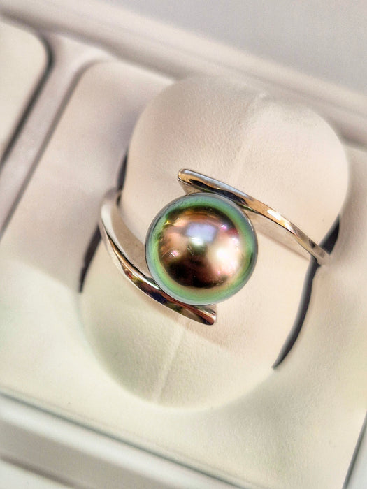 Bague en Or Blanc 18K avec Perle Ronde de Qualité A+